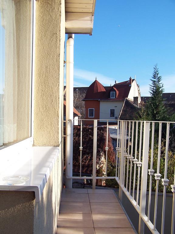 Akacia Apartment - Free Inside Parking, 2 Bedrooms, Garden, Next To Centre Budapest Rom bilde